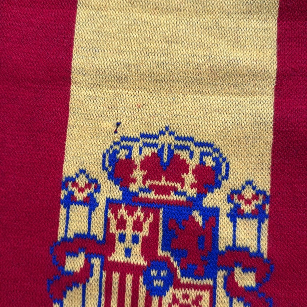 Spain Knit Soccer Fan Scarf - Picture 5 of 11